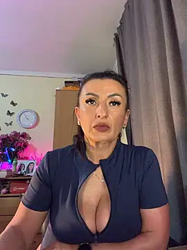 XXX chat uživo modela Hotangel75