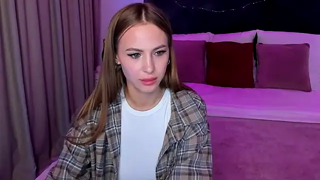 LullyFoxy live XXX chat