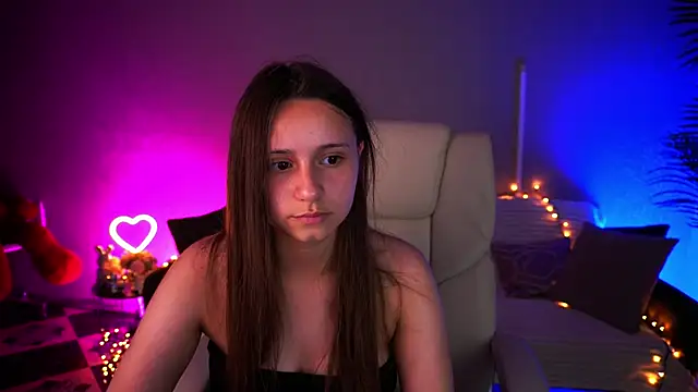 TinyNatalie 现场XXX聊天