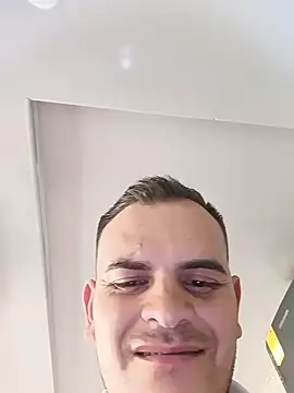 XXX chat uživo modela Edwin_Q