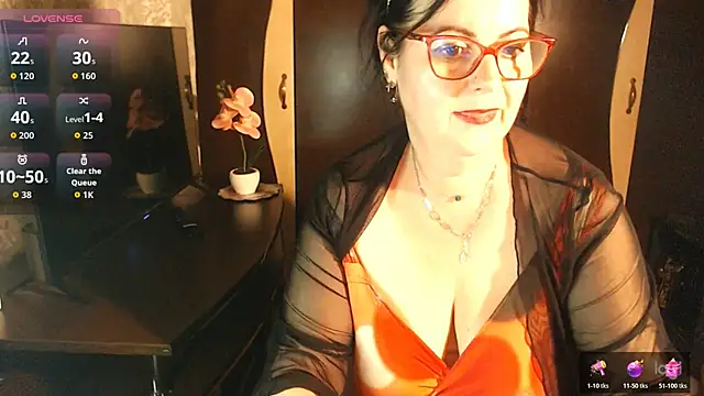 exiMIlf Chat XXX live