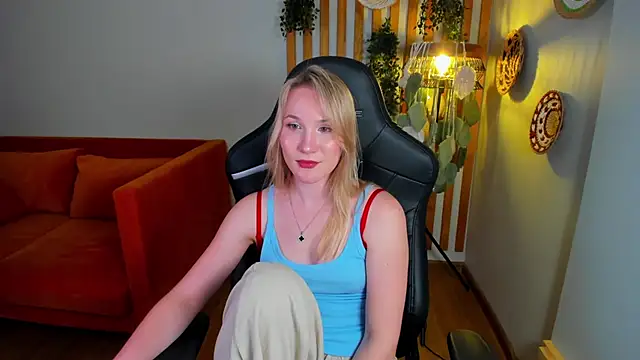 צ'אט XXX בשידור חי של ElaraVoltage