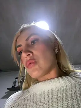 alicev_kitty Adlı Modelin Canlı XXX Sohbeti