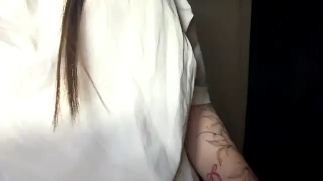KarlyBiringer's Live XXX Chat