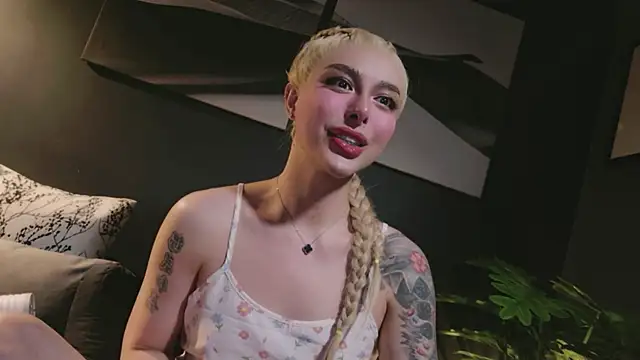 LetisiaRocks live XXX chat