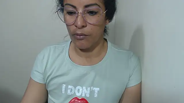 kateleyagrey Adlı Modelin Canlı XXX Sohbeti