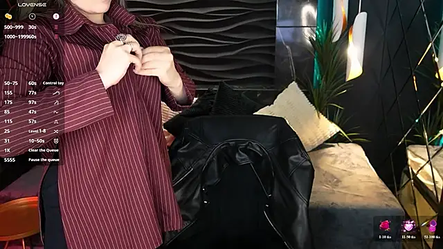 KylieMellow's Live XXX Chat