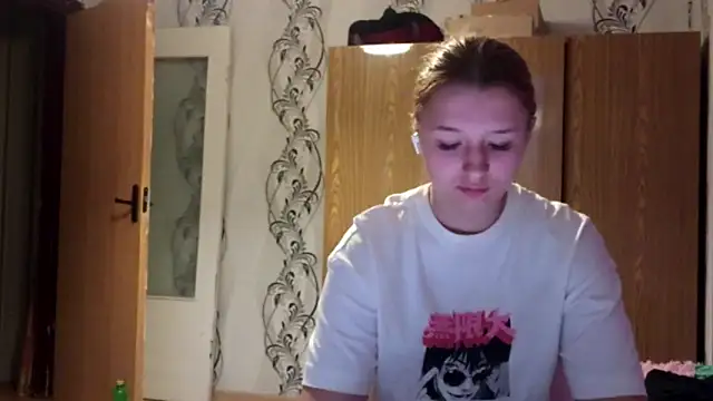 RaeannRoewe live XXX chat