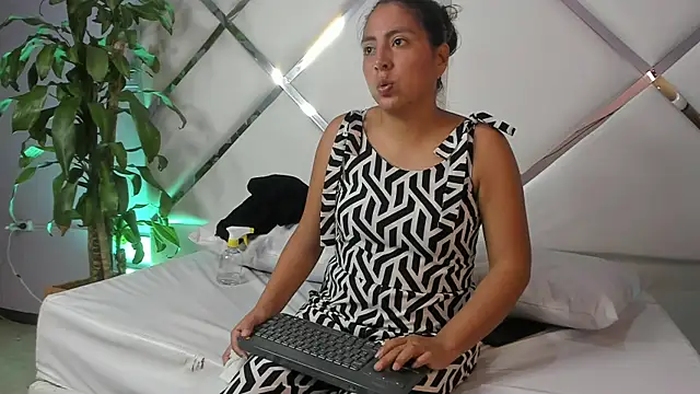Czat XXX na żywo – Valeer_abby