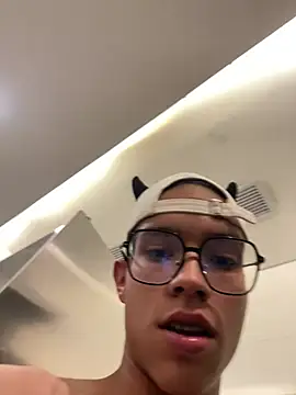 แชท XXX สดของ Andres_boy252