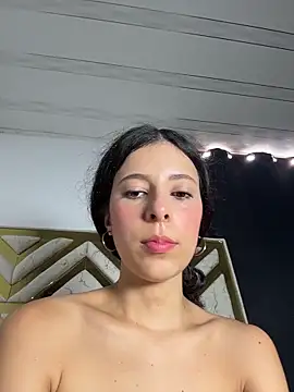 צ'אט XXX בשידור חי של lovelygirlEva