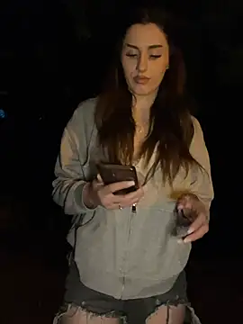 XXX chat uživo modela AriaAdda