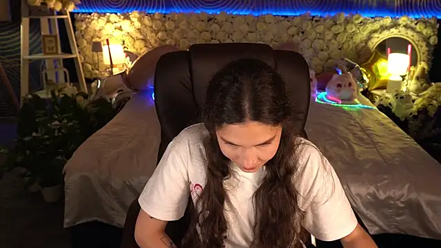 Živý XXX chat BabyFlowerr