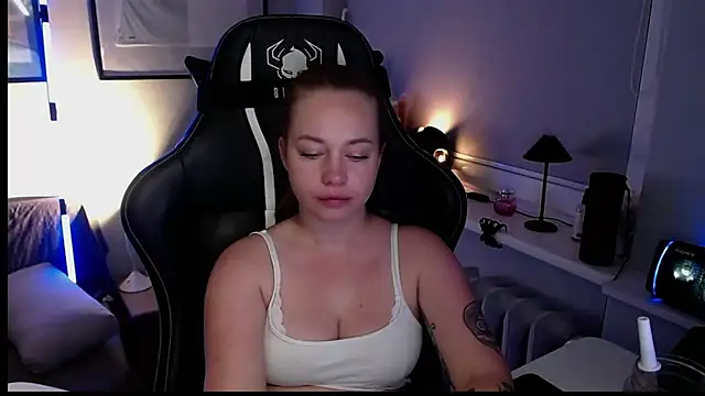 holly_xglam 라이브 XXX 채팅