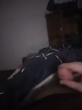 Zero18nxffydrry Webcam show