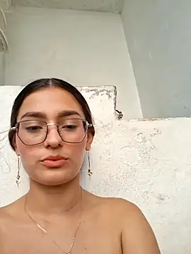 Ary-18 Live XXX-chat