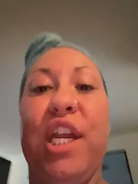 ImpressYouDaily's Live XXX Chat