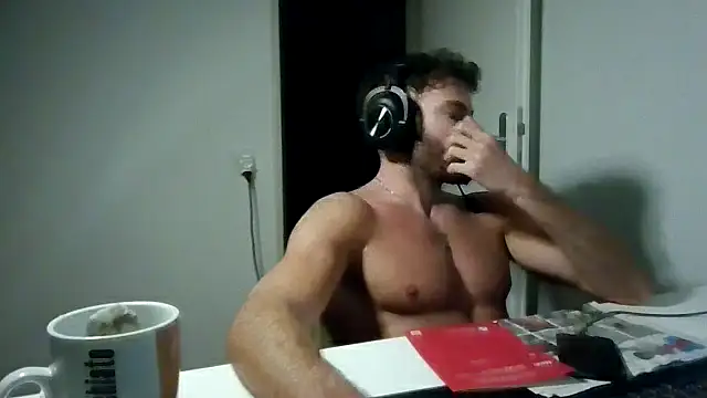 แชท XXX สดของ alpha-hunk