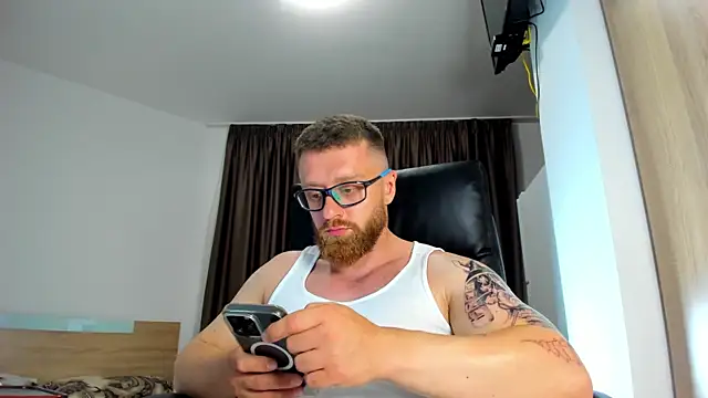 XXX chat uživo modela Findom_guy