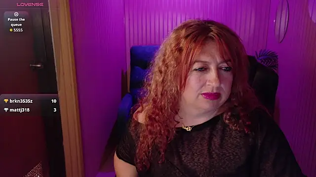 MilfArlet Adlı Modelin Canlı XXX Sohbeti