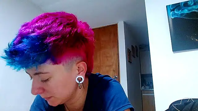 tomboyblue: απευθείας συνομιλία ΧΧΧ