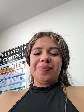 Chat XXX ao vivo de Ariana-07