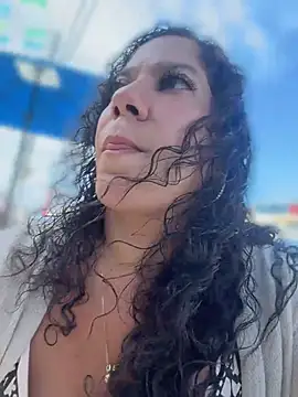 Chat +18 de Bigbuttbrooklynn ao vivo