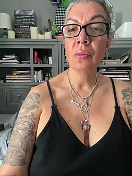 dieseldame1313's Live XXX Chat