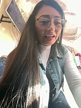 Chat +18 de IsabellaMariet ao vivo