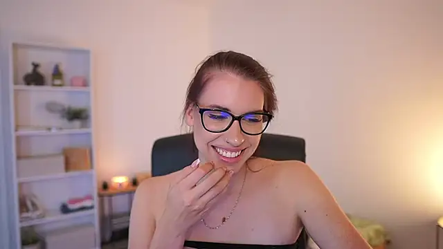 evagomess18's Live XXX Chat