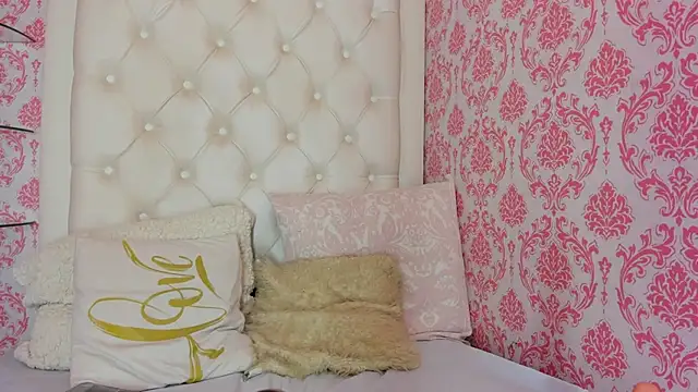 Mini_Rouse লাইভ XXX চ্যাট