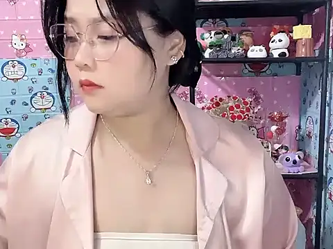 Nhanlu009's Live XXX Chat