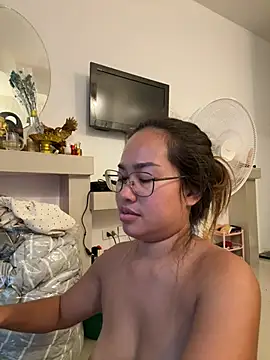 Živý XXX chat Ponthip