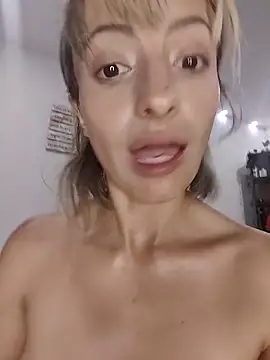 HottCandy21 লাইভ XXX চ্যাট