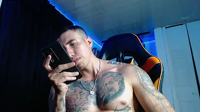 Adam_Hudsond's Live XXX Chat