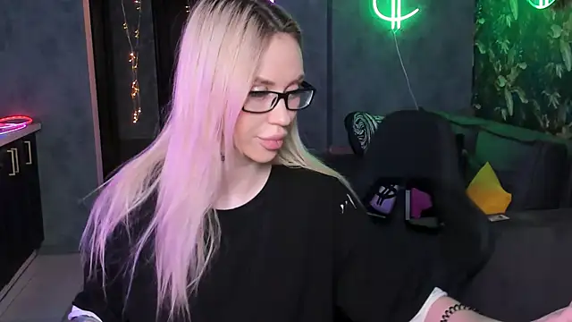 Blckmirrorr's Live XXX Chat
