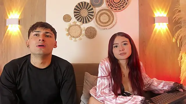 Chat +18 de Kenji_n_Rousse ao vivo