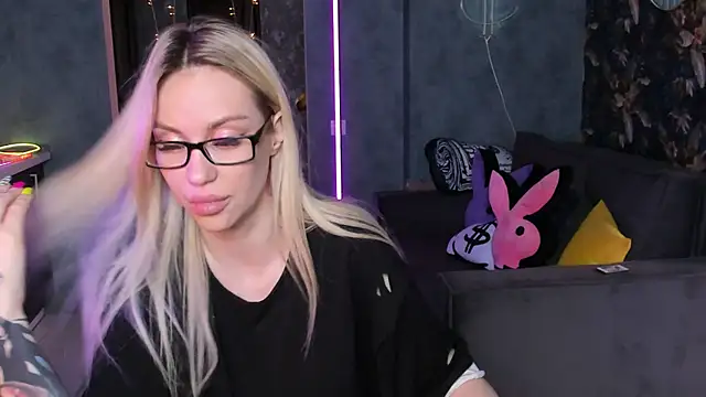 Blckmirrorr Chat XXX in diretta