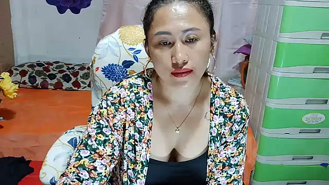 Filipina_Desire's Live XXX Chat