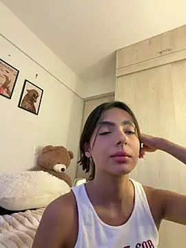 ZaraLuuvn Live XXX chat