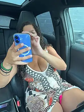 Chat +18 de Bigbuttbrooklynn ao vivo