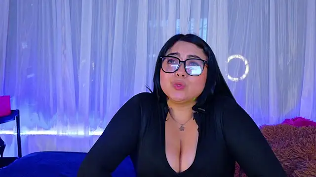 Victoria_J Adlı Modelin Canlı XXX Sohbeti
