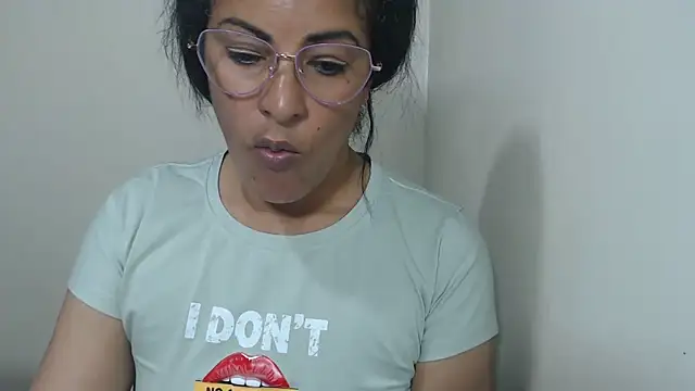 Chatroom XXX en direct de kateleyagrey