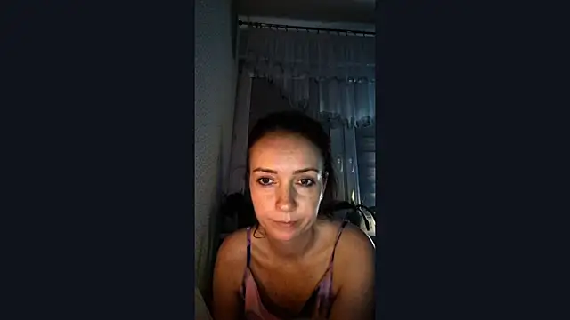 JenniferAlone Chat XXX in diretta