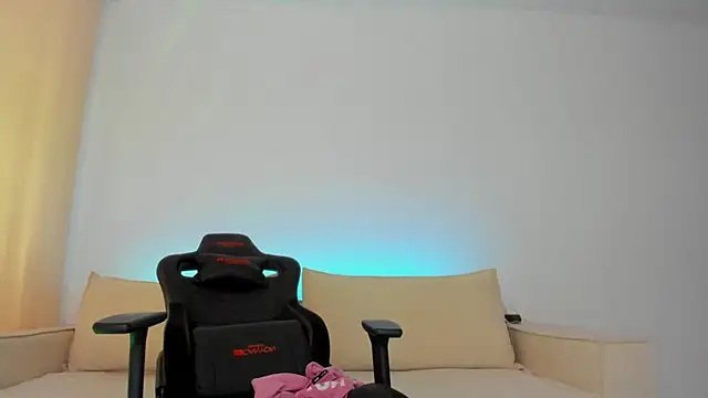 DeferentUproar Live XXX Chat