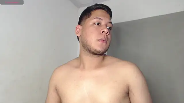 nicolas_cr1 Adlı Modelin Canlı XXX Sohbeti