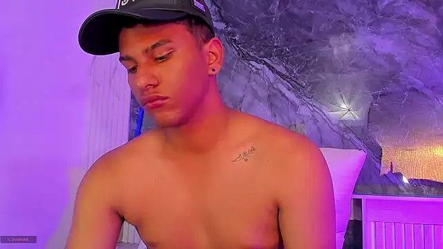 XXX chat uživo modela Ian-Carter
