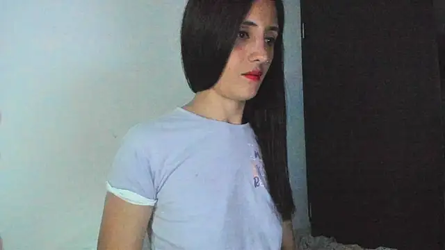 دردشة izzy_cum الجنسية المباشرة