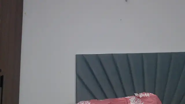 Virgin_Aisha Live XXX-chat