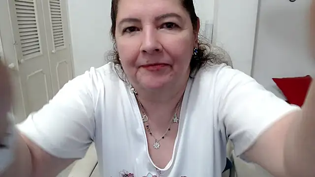 leonela_69 Live XXX Chat